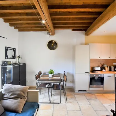 Ateliers, Terrasse - Parking - Clim Holiday home Arles