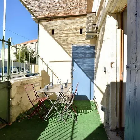 Ateliers, Terrasse - Parking - Clim Holiday home Arles