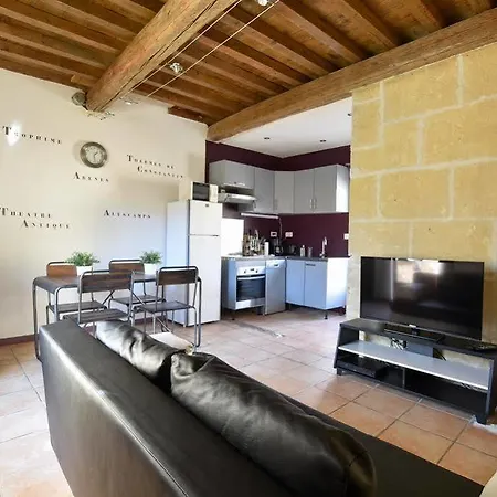 Ateliers, Terrasse - Parking - Clim * Arles